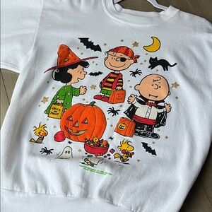 Vintage Halloween Peanuts White Sweatshirt with Characters